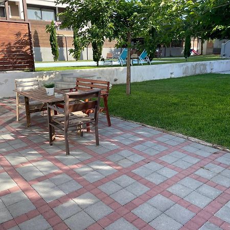 Pool Guesthouse Corinth Bagian luar foto