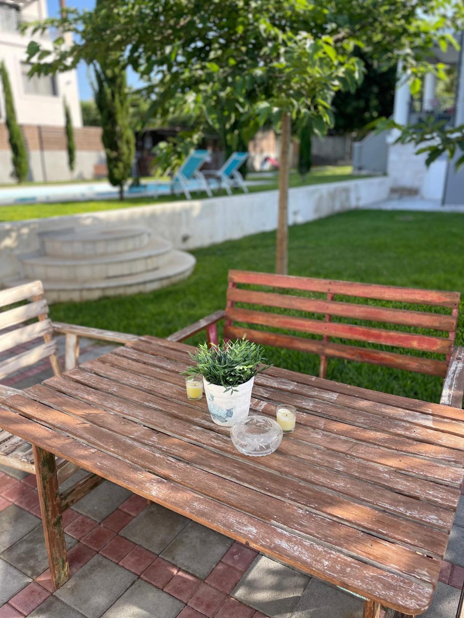 Pool Guesthouse Corinth Bagian luar foto